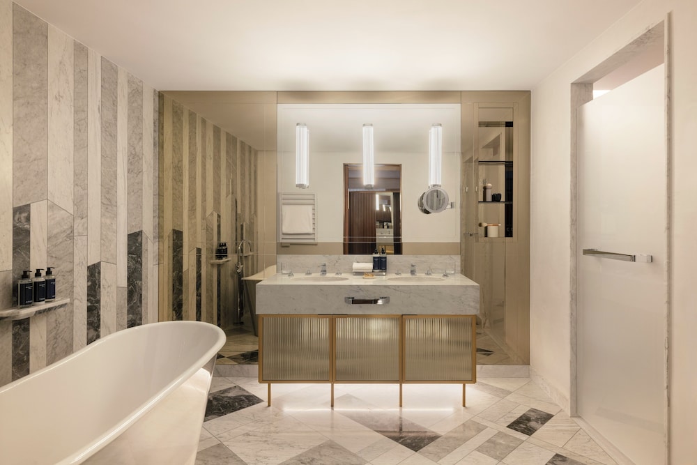 Suite, 1 cama de matrimonio grande (Prestige) del hotel Raffles Europejski Warsaw. Foto 6