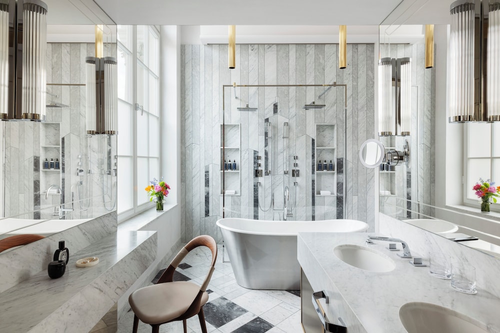 Suite, 1 cama de matrimonio grande (Heritage) del hotel Raffles Europejski Warsaw. Foto 4
