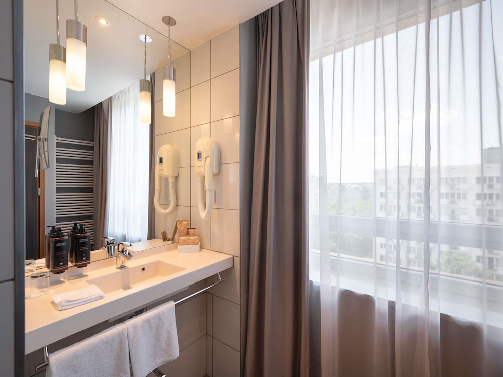 Privilege, Habitación, 1 cama de matrimonio del hotel Mercure Warszawa Grand. Foto 7