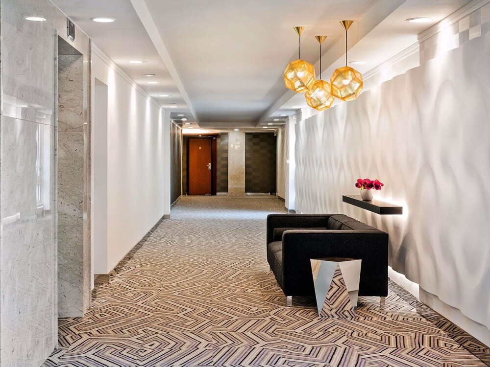 Suite (Pilsudski Square View) del hotel Sofitel Warsaw Victoria. Foto 1