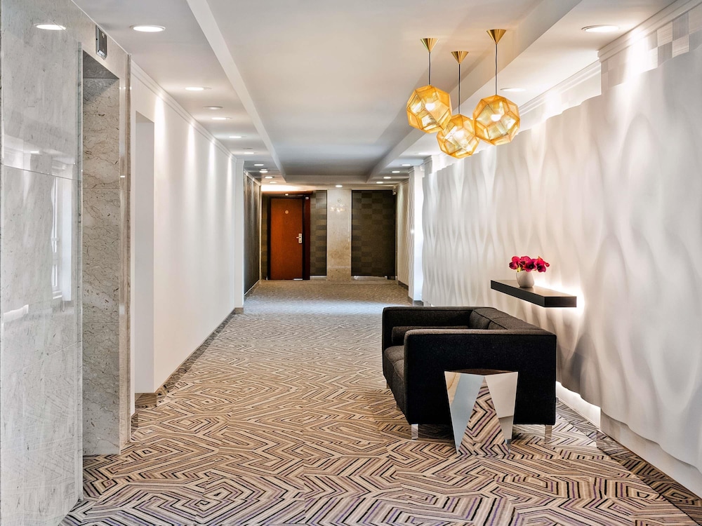Habitación superior, 2 camas individuales (High Floor) del hotel Sofitel Warsaw Victoria. Foto 6