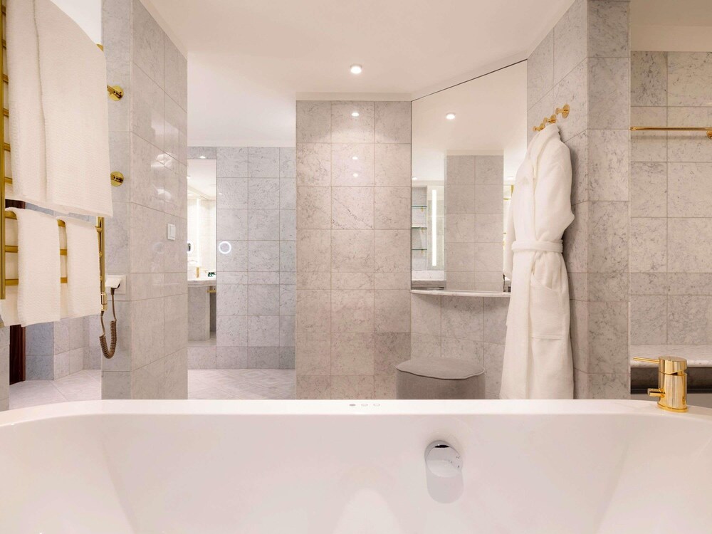 Suite, 1 cama de matrimonio grande, sauna (Imperial) del hotel Sofitel Warsaw Victoria. Foto 3