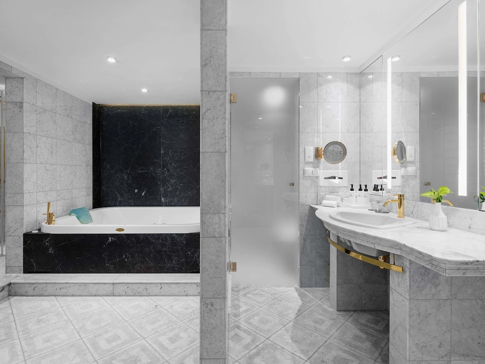 Suite, 1 cama de matrimonio grande, sauna (Imperial) del hotel Sofitel Warsaw Victoria. Foto 5