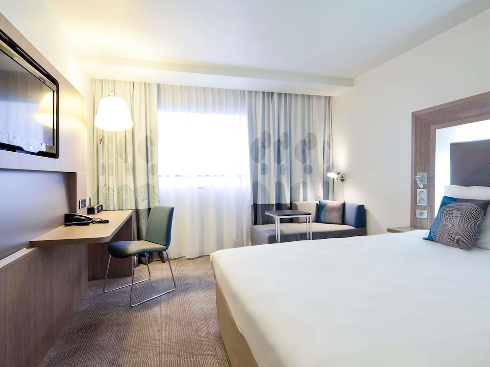Habitación superior, 1 cama doble del hotel Novotel Warszawa Centrum. Foto 6