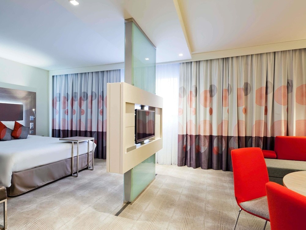 Suite junior, 1 cama de matrimonio del hotel Novotel Warszawa Centrum