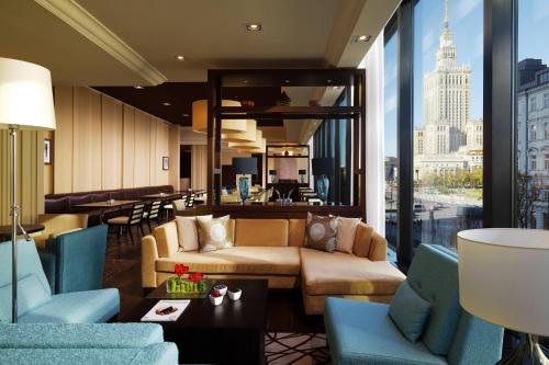 Habitación Executive con acceso al club lounge - Cama extragrande del hotel Warsaw Presidential. Foto 3