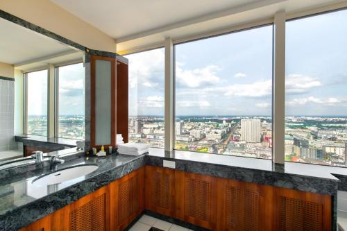 Suite Business con acceso al club lounge del hotel Warsaw Presidential. Foto 4