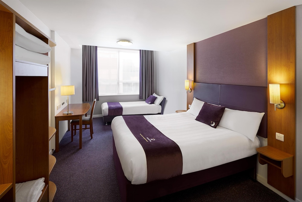 Habitación triple familiar del hotel Premier Inn London Euston