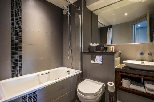 Habitación doble con balcón del hotel Alexander Pope. Foto 5
