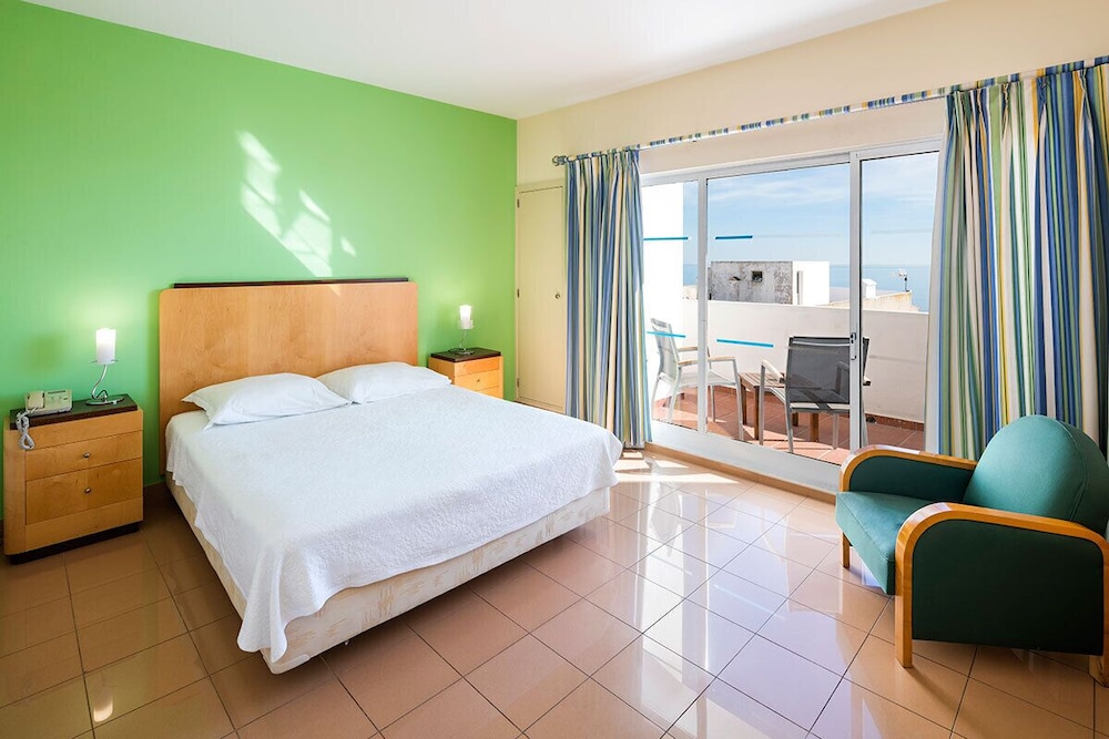 Habitación básica con 1 cama doble o 2 individuales, vistas a la ciudad del hotel Belver Boa Vista and Spa - Adults Only. Foto 1
