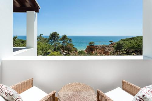 Habitación Doble Deluxe con vistas al mar - 2 camas del hotel Pine Cliffs, a Luxury Collection Resort. Foto 1