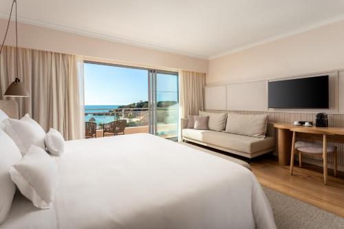 Habitación Doble con vistas al mar - 1 o 2 camas del hotel Grande Real Santa Eulalia Resort. Foto 2