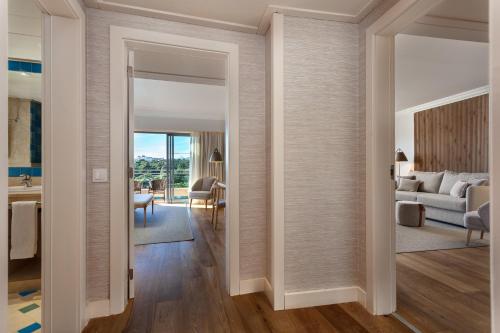 Suite con vistas al complejo del hotel Grande Real Santa Eulalia Resort. Foto 8