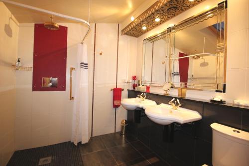 Habitación Doble Grande del hotel The Pitstop. Foto 2