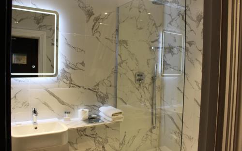 Habitación Doble Estándar del hotel Warren House. Foto 6