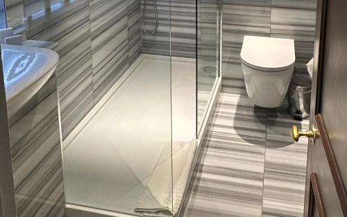 Habitación Familiar del hotel Warren House. Foto 5