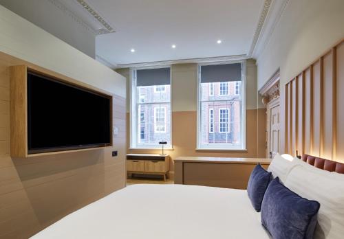 Estudio de planta abierta de 1 dormitorio del hotel Suffolk Lane by Blueprint Living. Foto 4
