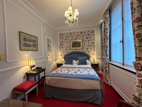 Habitación Doble Clásica del hotel Duc De Saint-Simon Saint Germain. Foto 1