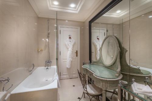 Suite del hotel Duc De Saint-Simon Saint Germain. Foto 1