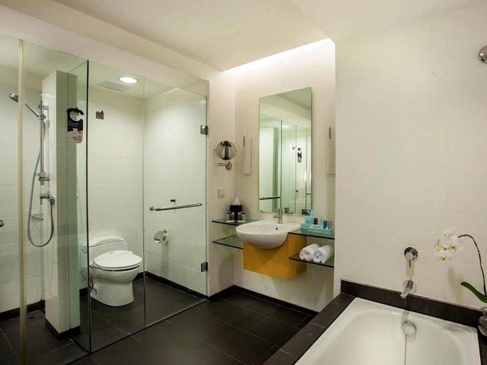 Suite junior, 1 cama de matrimonio grande del hotel Novotel Bandung