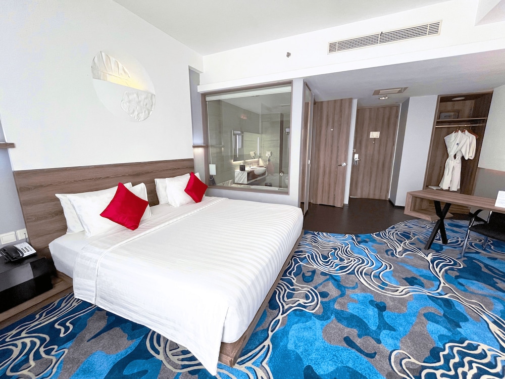 Habitación ejecutiva, 1 cama de matrimonio grande del hotel Novotel Bandung. Foto 2