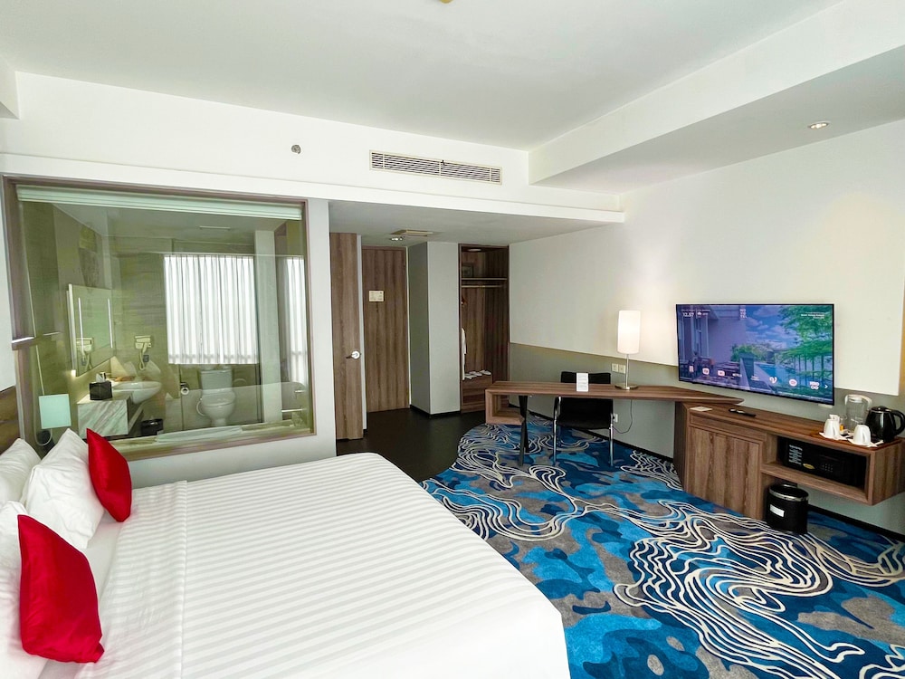 Habitación ejecutiva, 1 cama de matrimonio grande del hotel Novotel Bandung. Foto 5