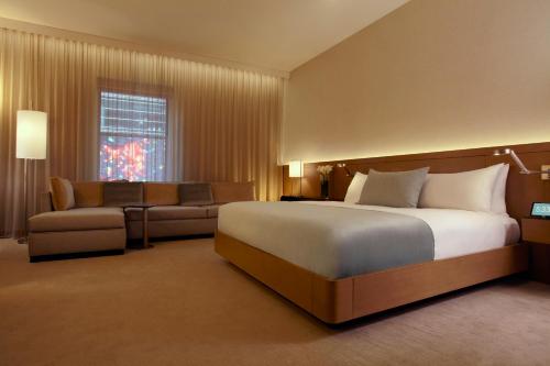 Suite Junior esquinera del hotel The Knickerbocker. Foto 3