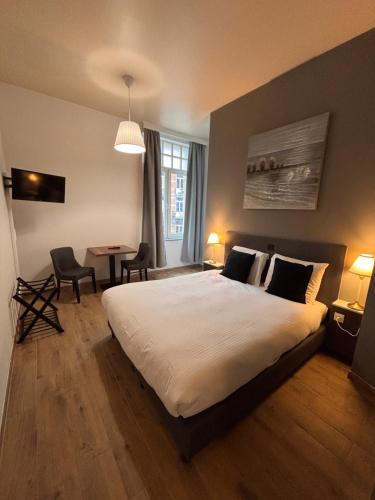 Habitación Doble Básica del hotel Aviation. Foto 4