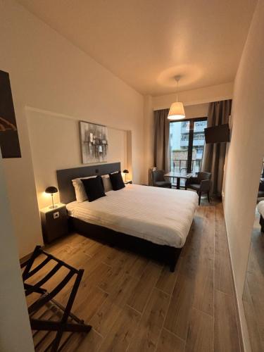 Habitación Doble Básica del hotel Aviation. Foto 7