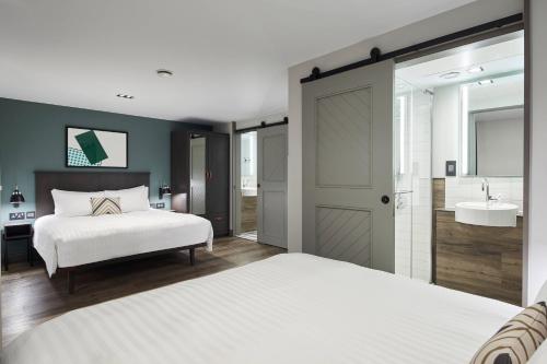 Suite Estudio Deluxe - 2 camas dobles del hotel Residence Inn by Marriott London Tower Bridge