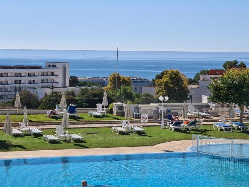 Apartamento de 1 dormitorio con vistas a la piscina del hotel Hotel Apartamento Brisa Sol