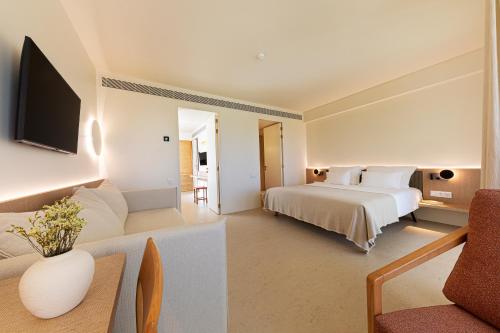 Suite Premium con vistas al mar del hotel Ozadi Altura Beach Resort. Foto 10