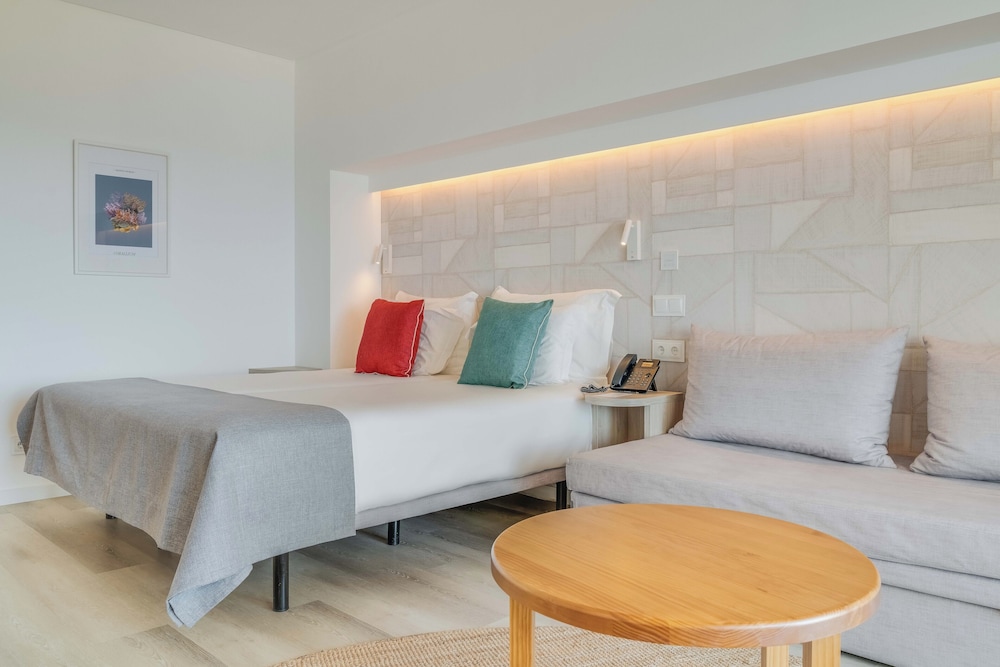 Habitación con 1 cama doble o 2 individuales, vistas al mar del hotel Pestana Blue Alvor Beach - All Inclusive. Foto 1