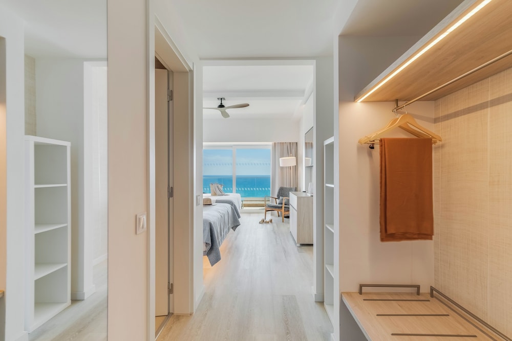 Habitación familiar, vistas al mar (Superior | Extra Bed) del hotel Pestana Blue Alvor Beach - All Inclusive. Foto 1