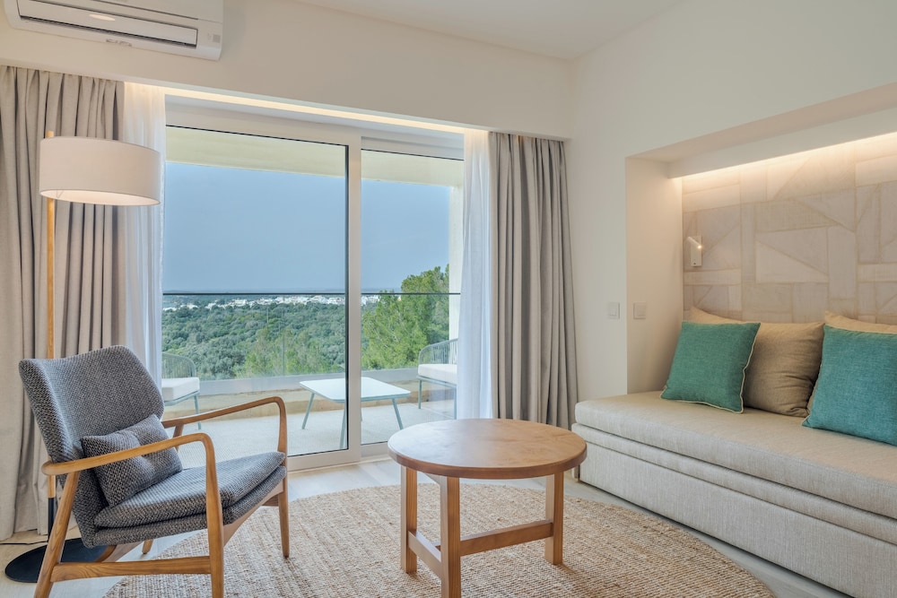 Habitación familiar, vistas al jardín del hotel Pestana Blue Alvor Beach - All Inclusive. Foto 2