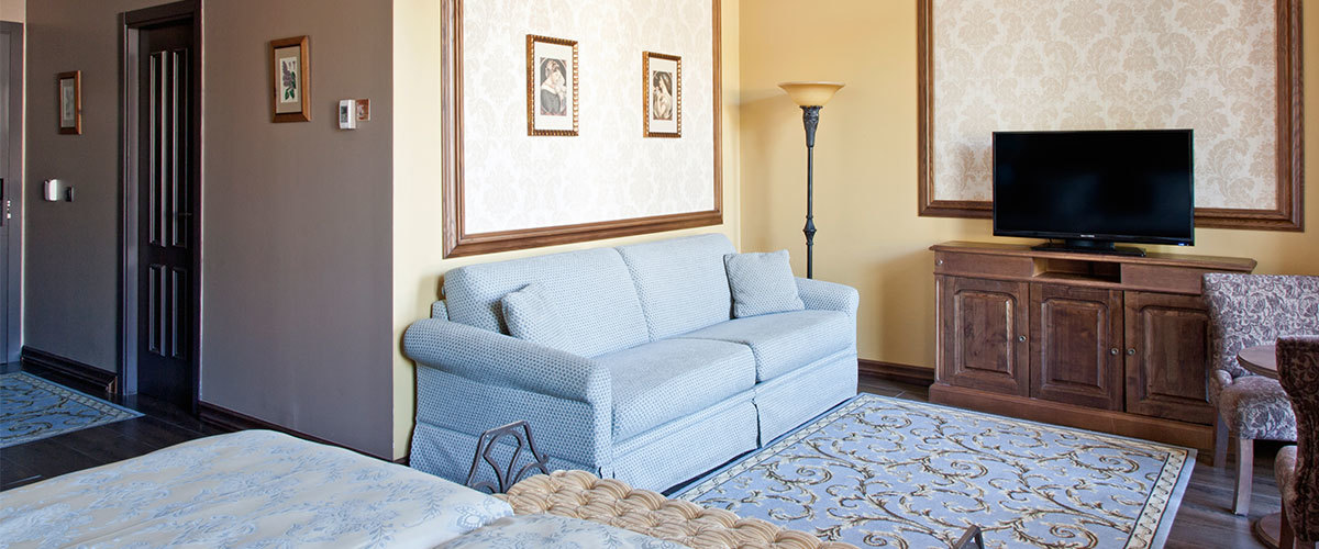 Habitación doble Lujo Superior + Entrada Port Aventura + Entrada Ferrari Land del hotel Portaventura Lucy’s Mansion - Theme Park Tickets Included. Foto 2