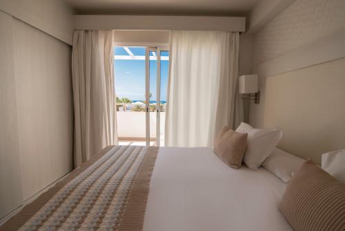 Family Suite (2 Bedrooms) del hotel Aequora Lanzarote Suites. Foto 2