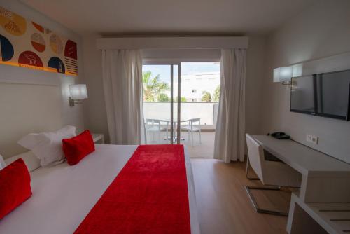 Suite Junior Familiar del hotel Aequora Lanzarote Suites. Foto 3