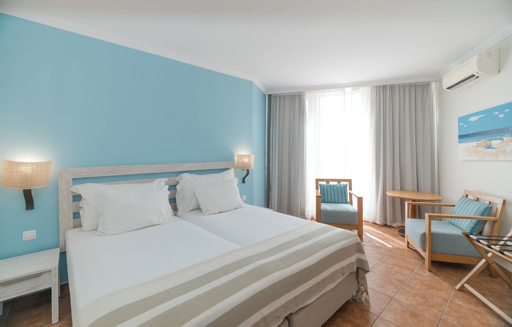 Habitación clásica con 2 camas individuales, vistas al jardín del hotel Pestana Viking Beach & Golf Resort