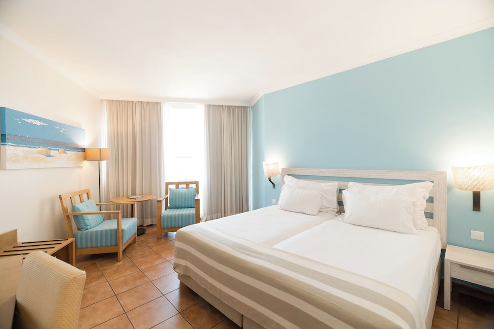 Habitación clásica, vistas parciales al mar del hotel Pestana Viking Beach & Golf Resort