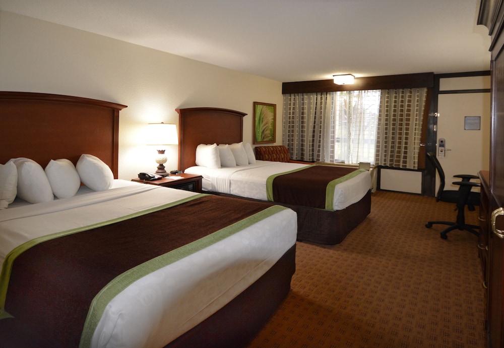 Habitación Deluxe, 2 camas dobles, no fumadores del hotel Rosen Inn Lake Buena Vista. Foto 2