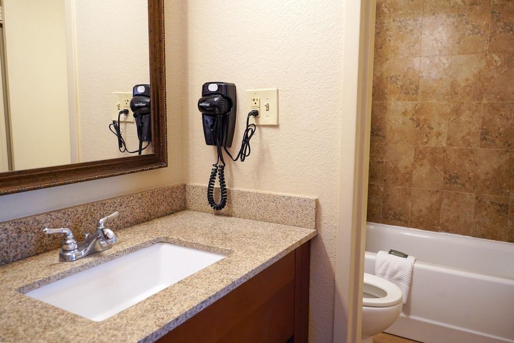 Habitación Deluxe, 2 camas dobles, no fumadores del hotel Rosen Inn Lake Buena Vista. Foto 15