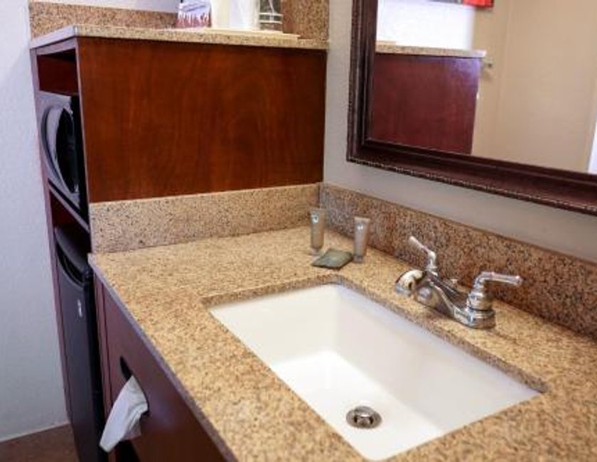 Habitación Doble Deluxe - 2 camas dobles del hotel Rosen Inn Lake Buena Vista. Foto 9