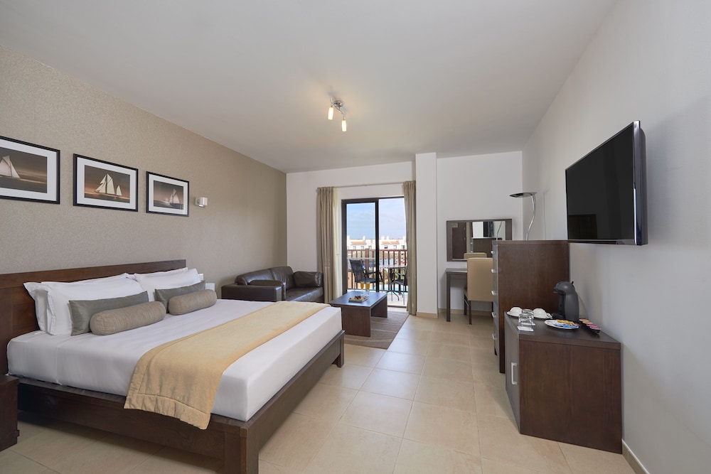 The Level, Habitación Deluxe del hotel Melia Dunas Beach Resort and Spa. Foto 1