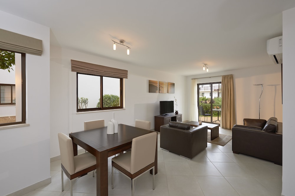 Suite familiar, 3 habitaciones (3+1) del hotel Melia Dunas Beach Resort and Spa