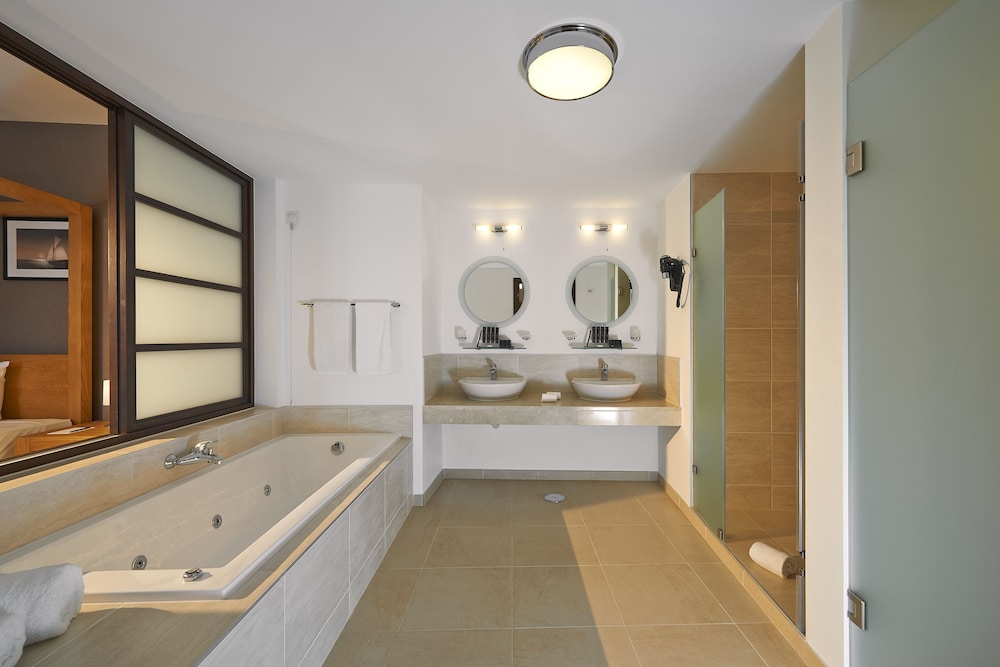 The Level, Suite presidencial del hotel Melia Dunas Beach Resort and Spa. Foto 3