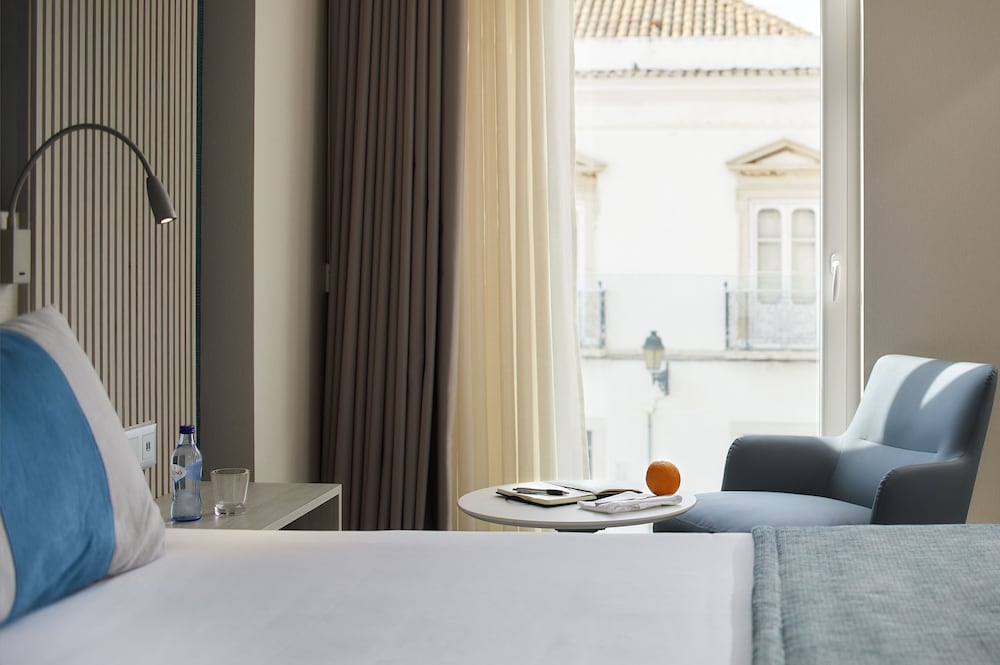 Habitación Premium del hotel Occidental Faro. Foto 4