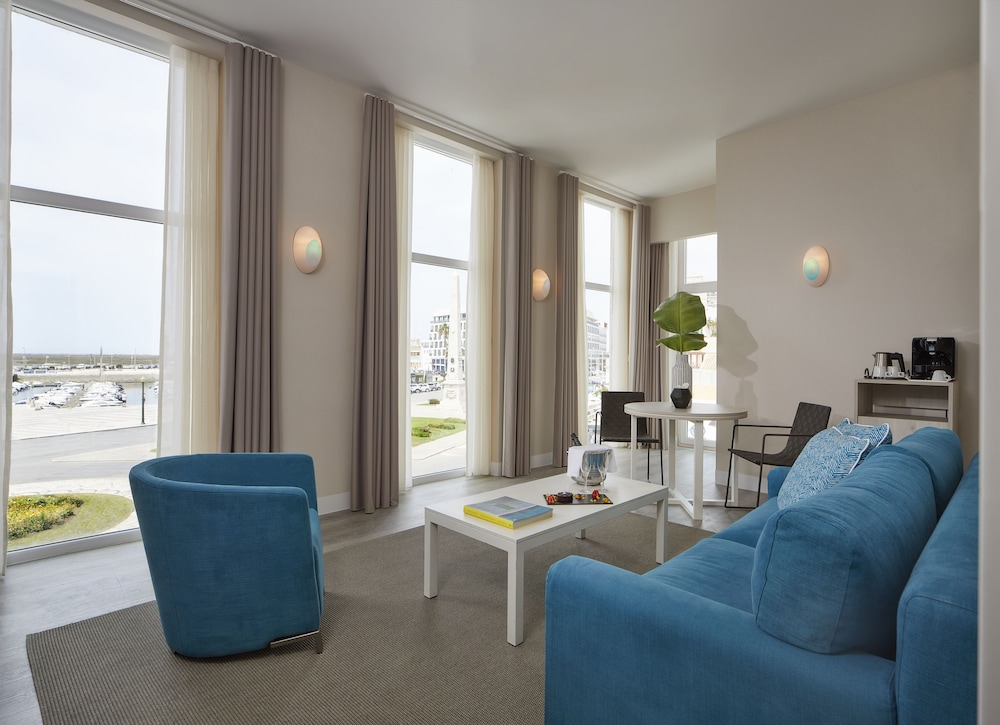 Suite del hotel Occidental Faro