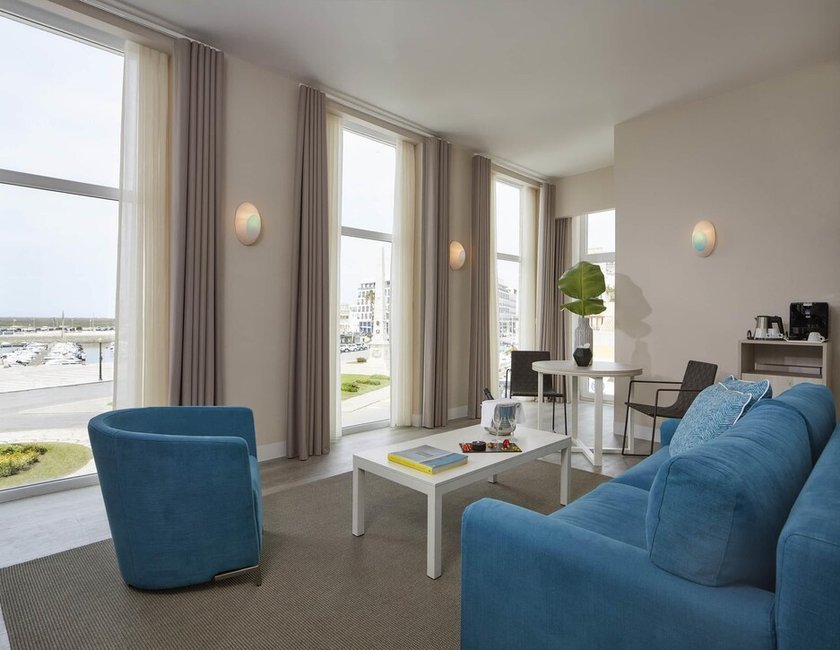 Suite del hotel Occidental Faro. Foto 5