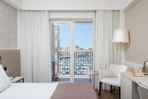 Habitación Doble con vistas al puerto deportivo - 1 o 2 camas del hotel Ap Eva Senses